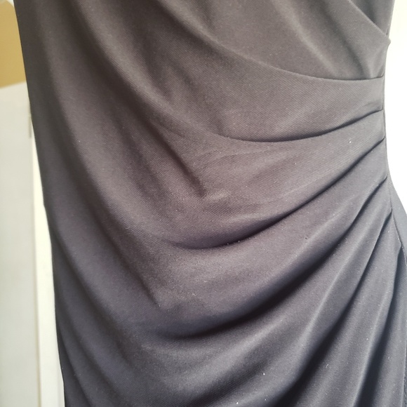 Flattering Sport Dress - Picture 4 of 5